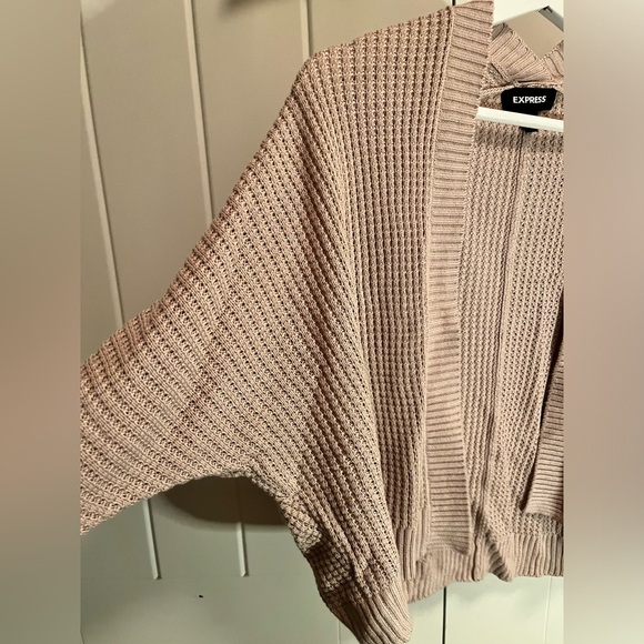 Express Blush Pink Sweater in Size XXS - Picture 3 of 6